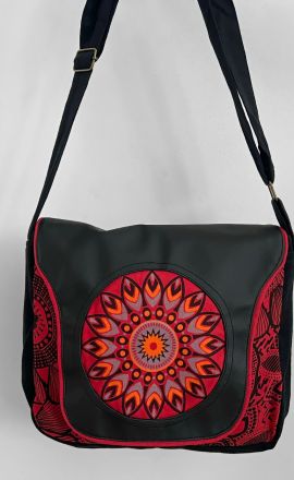 Bordó kabelka Michaela Gautam Sarkala s koženkou