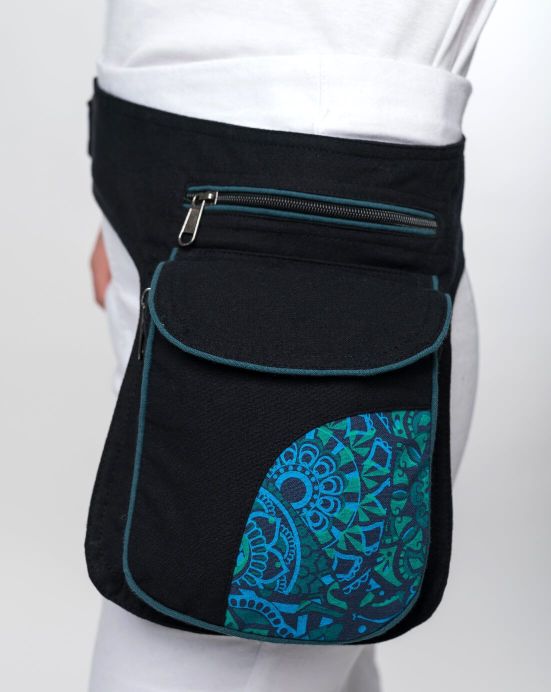 Černo-petrolejová ledvinka Michaela Gautam Puget