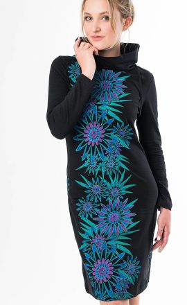 Černé šaty Michaela Gautam Hede s tyrkysovými květy