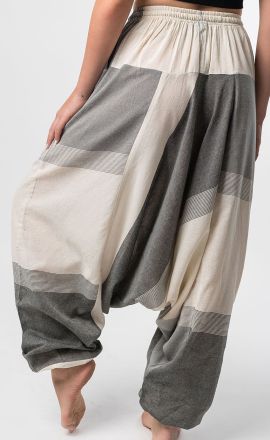 Béžové harémky Michaela Gautam Āyata