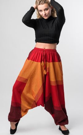 Červené harémky Michaela Gautam Āyata