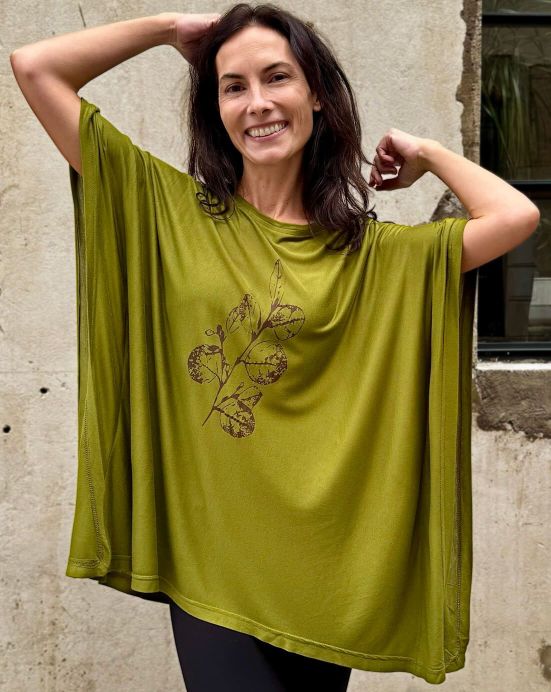 Khaki pončo Michaela Gautam Sadhira Khaki pončo Michaela Gautam Sadhira