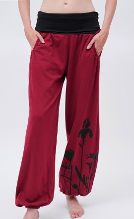 Bordó kalhoty Michaela Gautam Ghasako